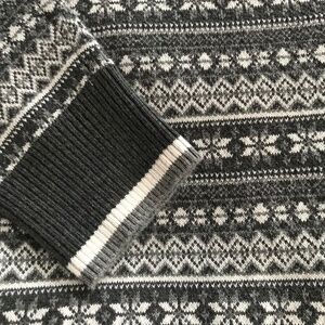 A FarWest grey and white knitted top